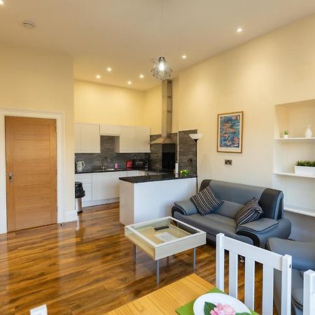 New 2 Bed Apartment With Stunning Views Of Arthur Seat Mountain EDI Eksteriør billede