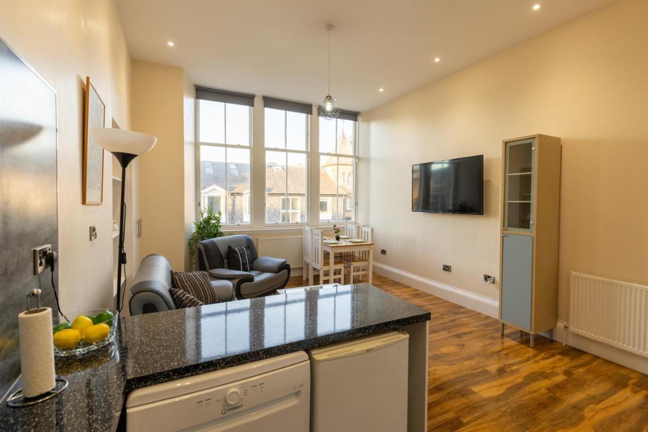 New 2 Bed Apartment With Stunning Views Of Arthur Seat Mountain EDI Eksteriør billede